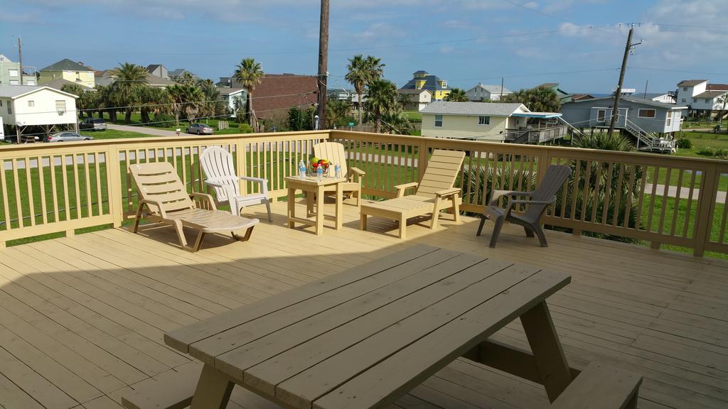 Private Beach -- Away From The Crowds - Ocean Views -Short Drive To Moody Gardens, Schlitter Bahn, Pleasure Pier ガルベストン エクステリア 写真
